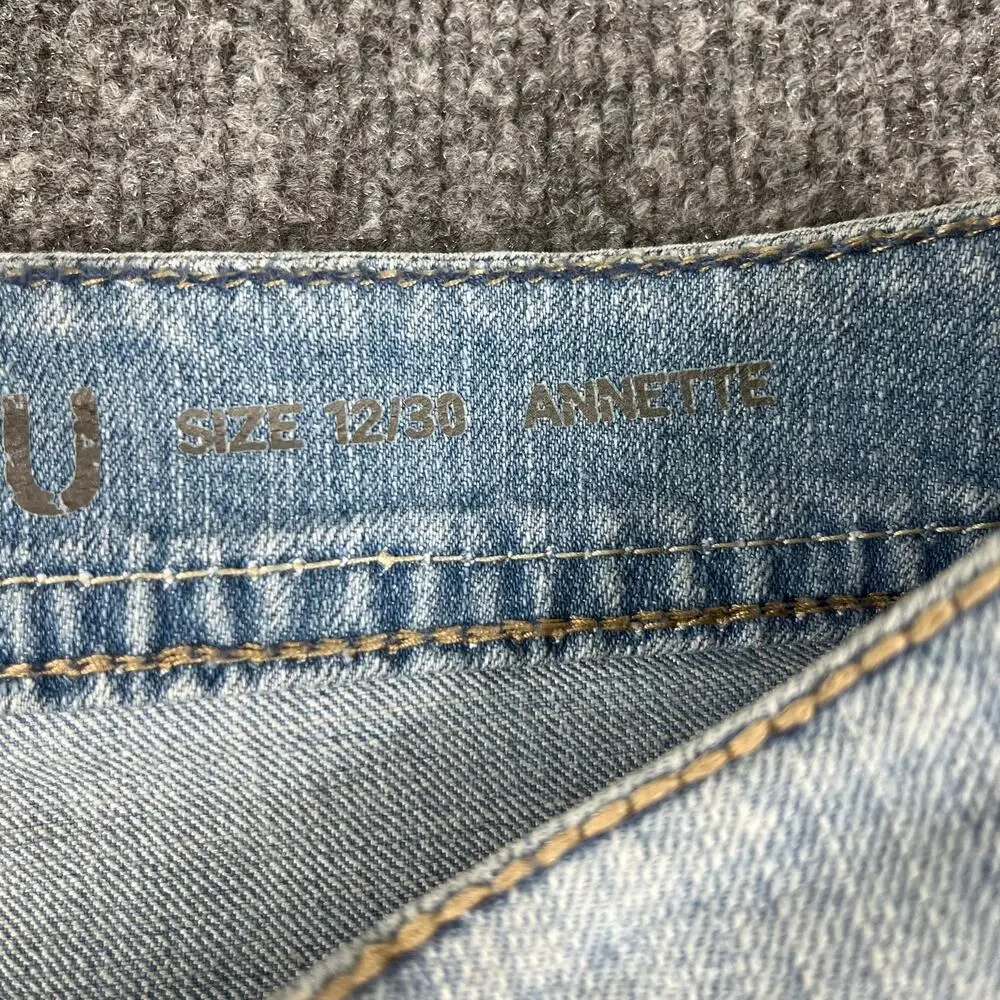 Code Bleu Capri Jeans Womens Size 12 Blue Stretch Light Wash Embellished Annette